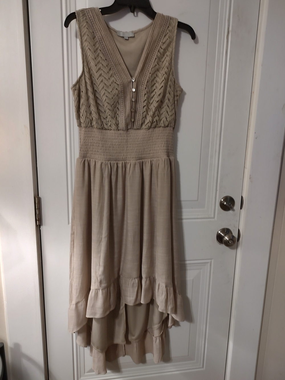 Sleeveless Beige Maxi Dress with Textured Bodice
